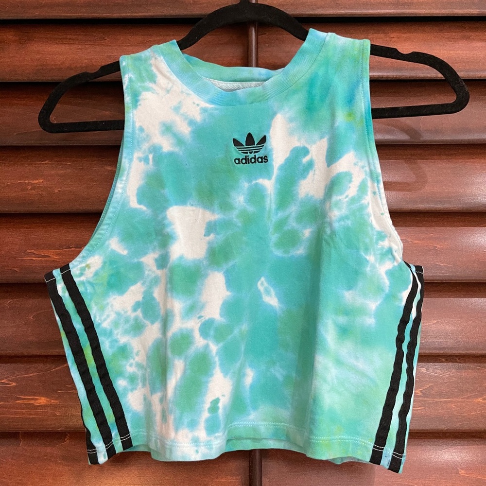 VINTAGE tie-dye adidas cropped top❣️